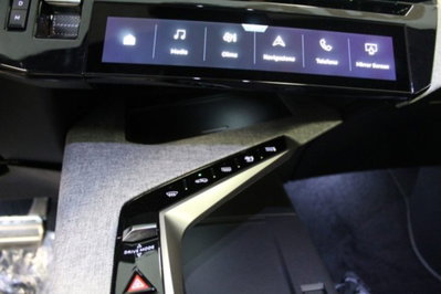 Peugeot 3008 1.2 hybrid GT Exclusive 145cv e-dcs6 (18)