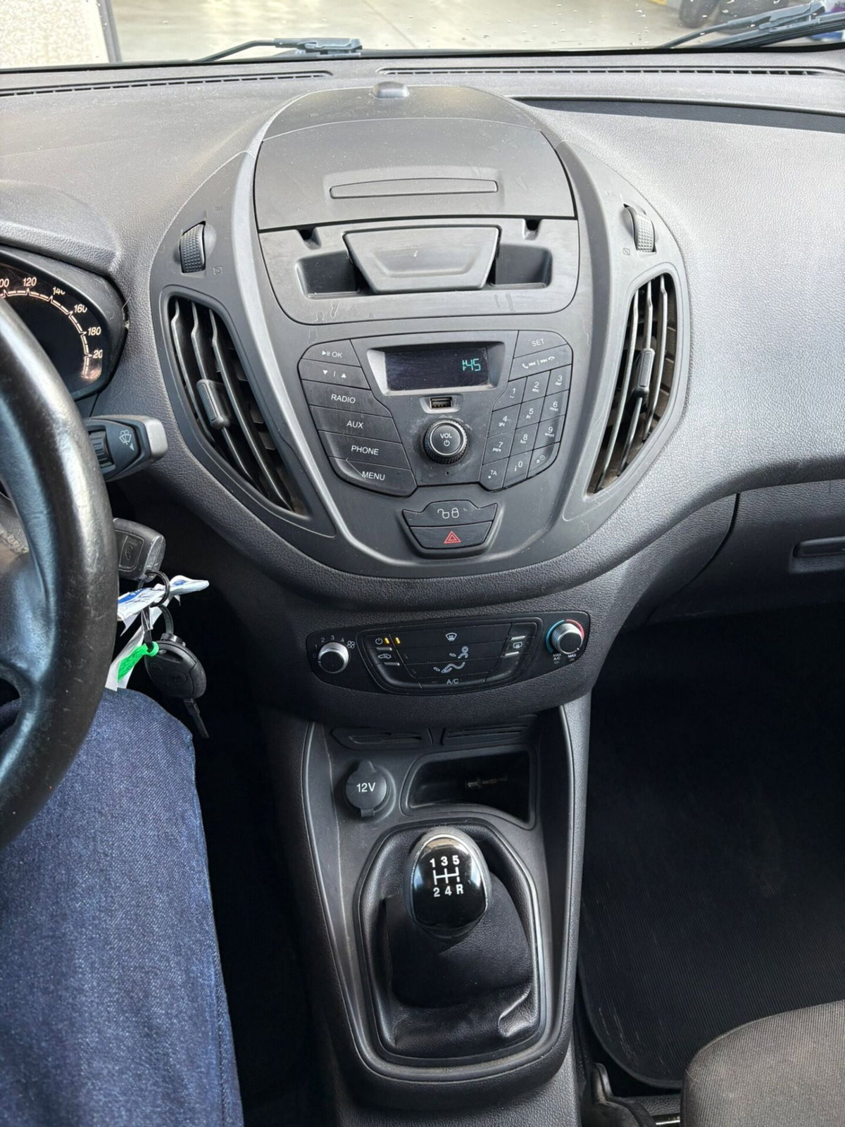 Ford Tourneo Connect 1.5 TDCi 100 CV Plus (10)