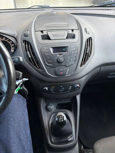 Ford Tourneo Connect 1.5 TDCi 100 CV Plus (10)