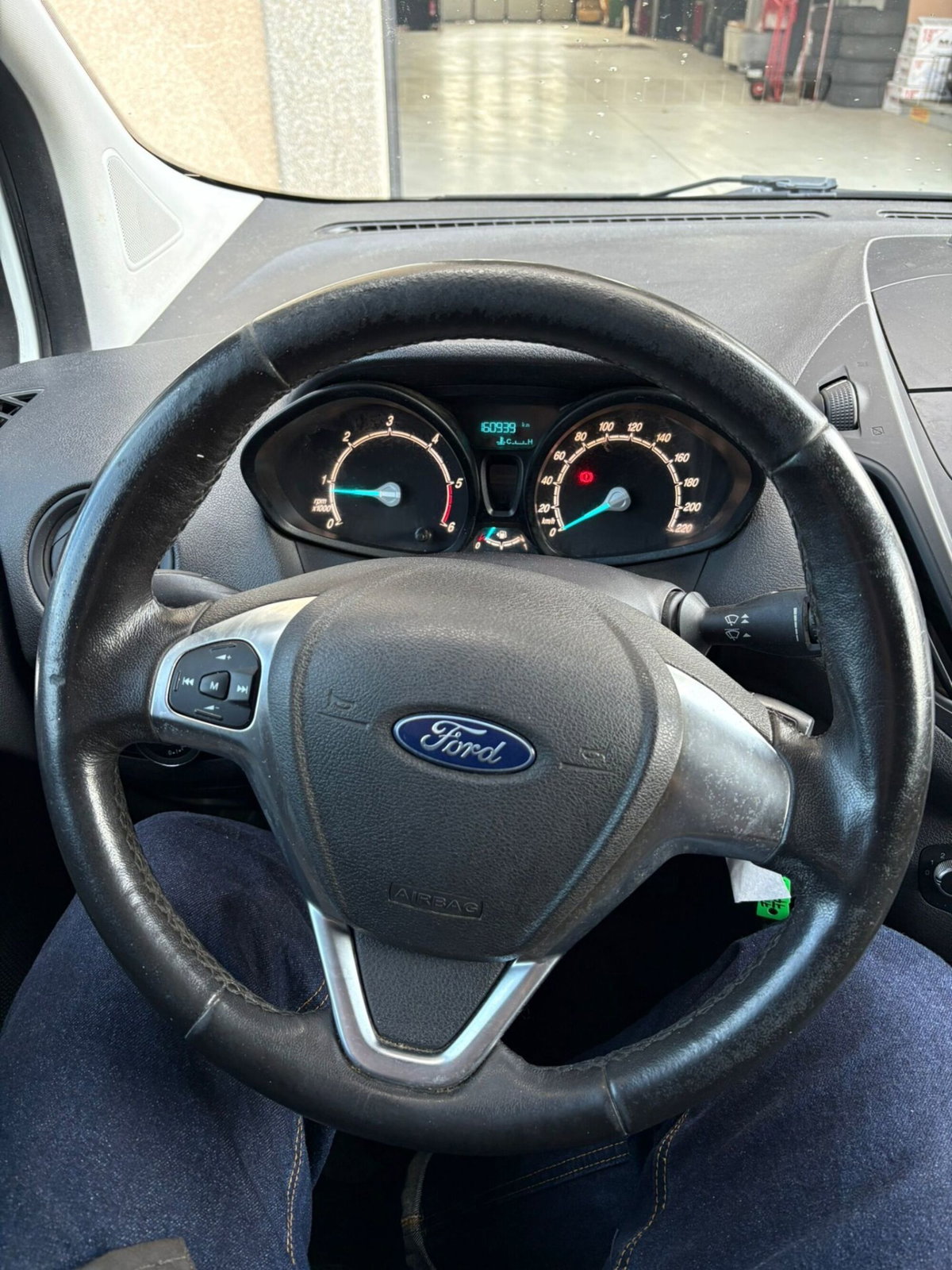 Ford Tourneo Connect 1.5 TDCi 100 CV Plus (11)