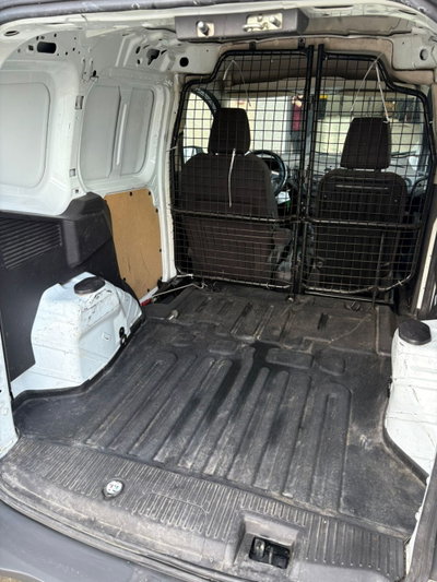 Ford Tourneo Connect 1.5 TDCi 100 CV Plus (7)