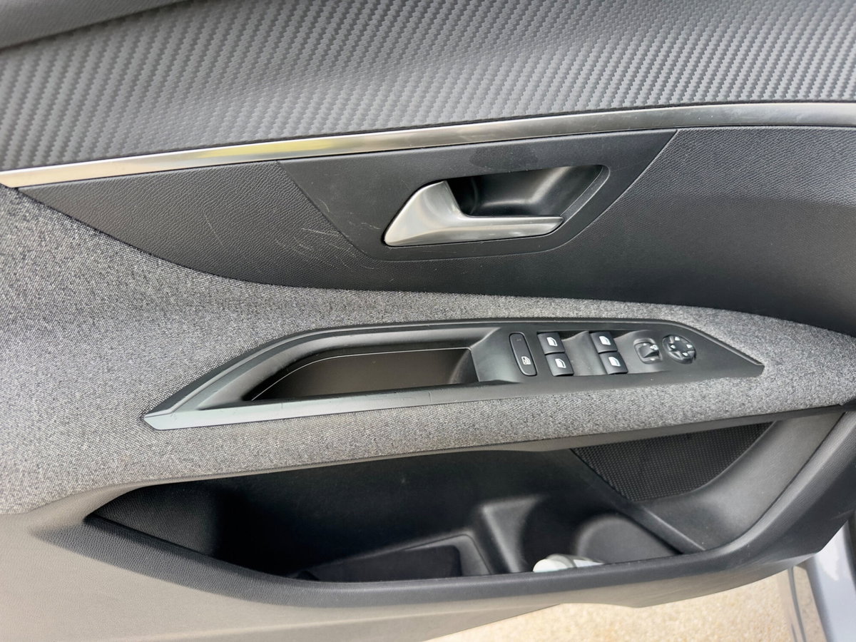 Peugeot 3008 BlueHDi 120 S&S Active (11)