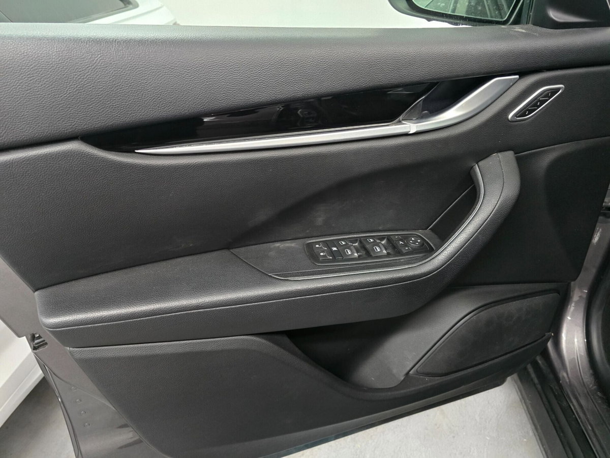Maserati Levante Levante V6 Diesel 275 CV AWD (6)