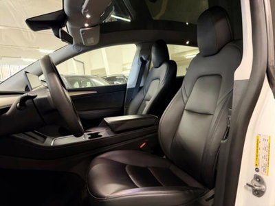 Tesla Model Y Long Range awd (12)