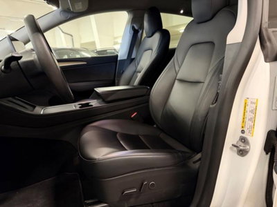 Tesla Model Y Long Range awd (13)