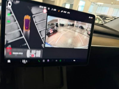 Tesla Model Y Long Range awd (15)