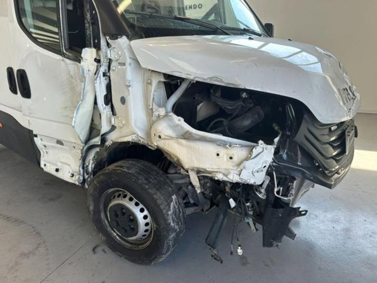 Iveco Daily Furgone 35S12V 2.3 HPT PM-SL-TM Furgone (10)