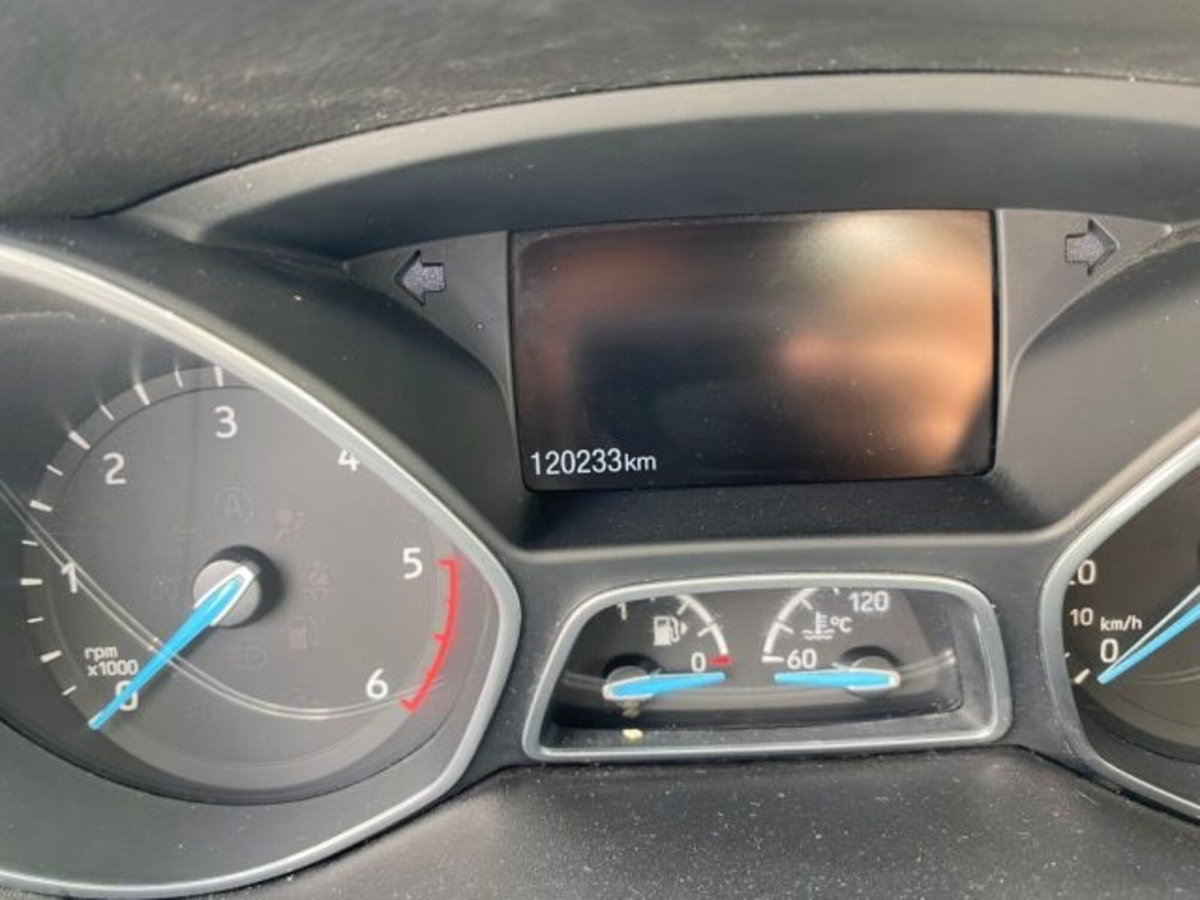 Ford Focus Station Wagon 1.5 TDCi 120 CV Start&Stop SW Titanium (7)