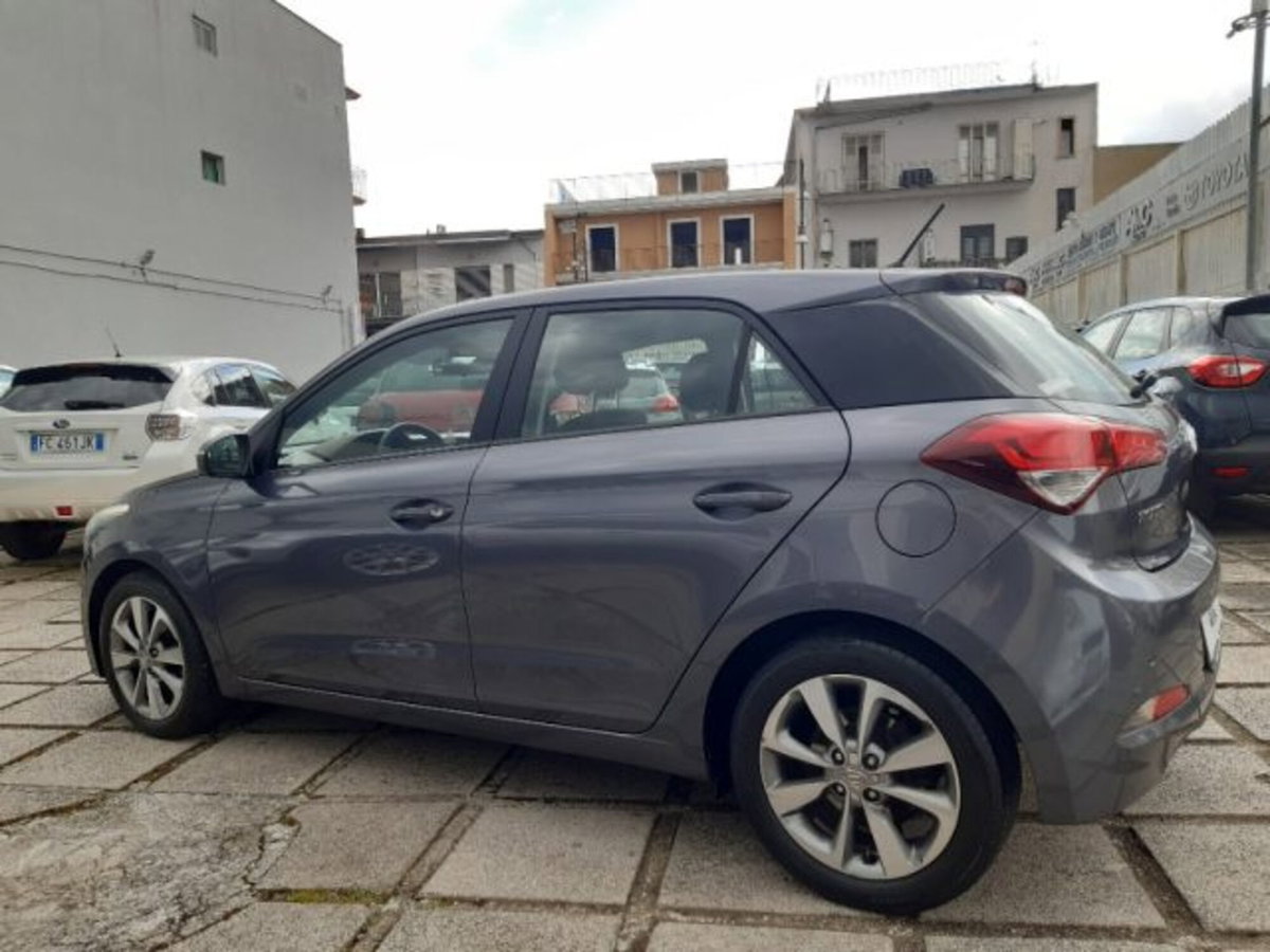 Hyundai i20 1.2 84 CV 5 porte Comfort (2)