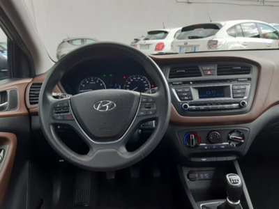 Hyundai i20 1.2 84 CV 5 porte Comfort (6)