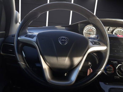 Lancia Ypsilon 1.0 FireFly 5 porte S&S Hybrid Alberta Ferretti (11)
