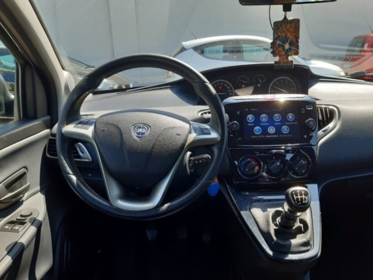 Lancia Ypsilon 1.0 FireFly 5 porte S&S Hybrid Alberta Ferretti (6)
