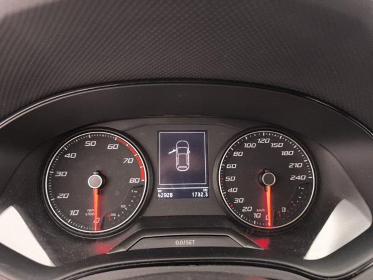 SEAT Ibiza 1.0 TGI 5 porte Reference (13)