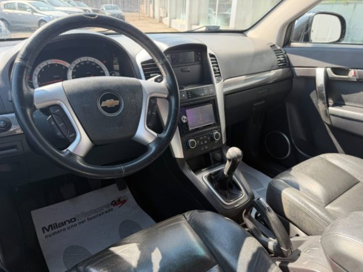 Chevrolet Captiva 2.0 VCDi LS (16)
