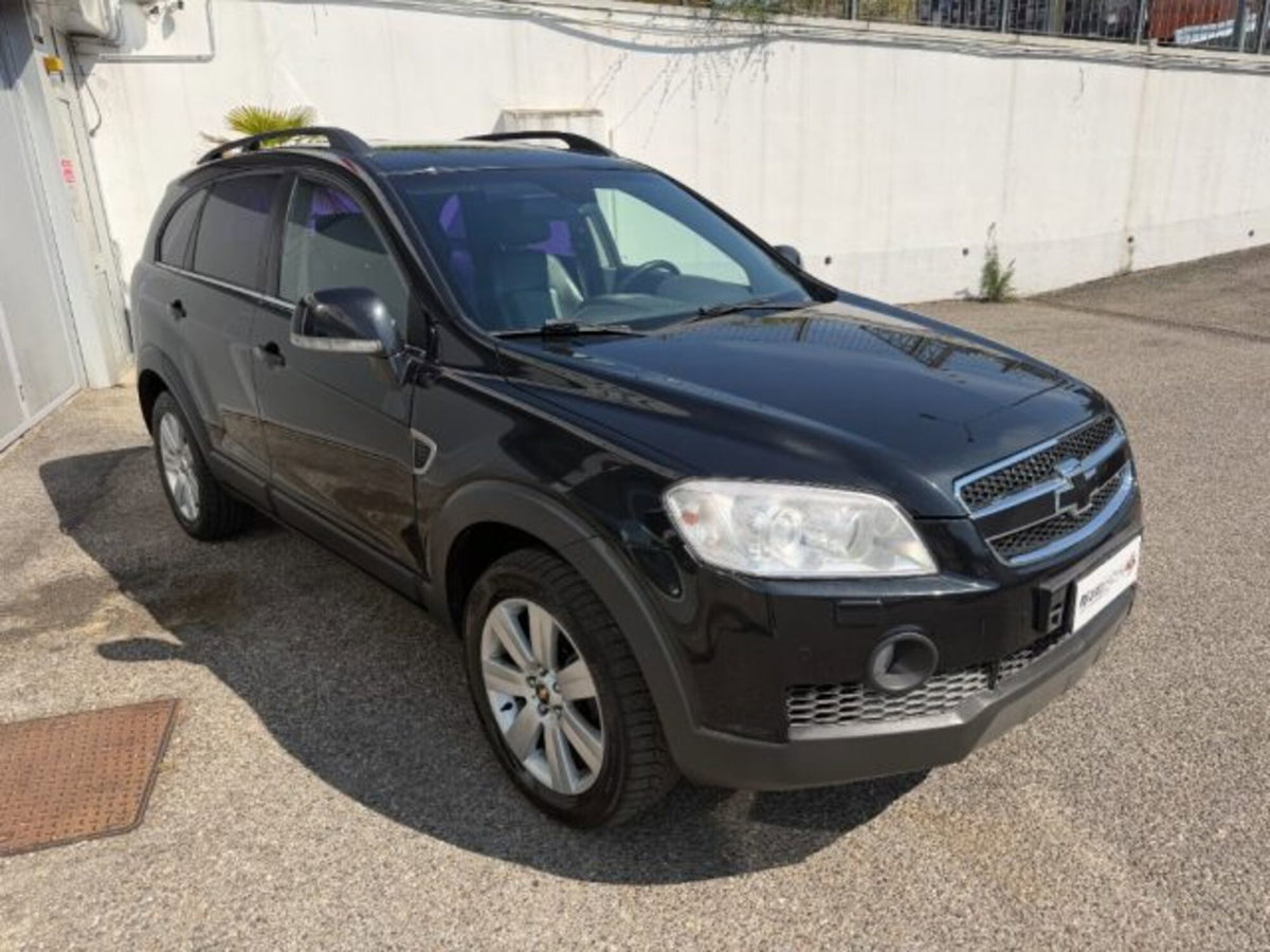 Chevrolet Captiva 2.0 VCDi LS (17)