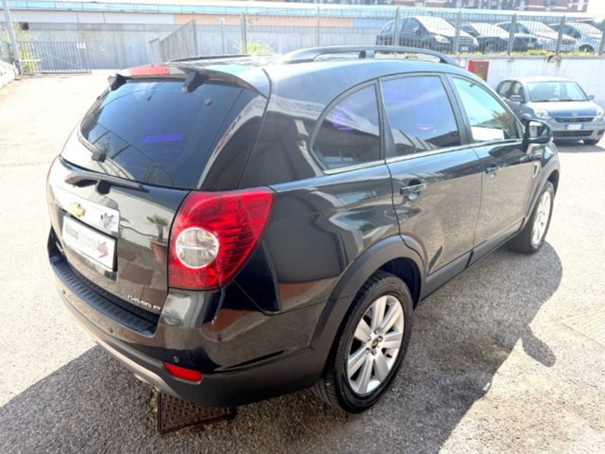 Chevrolet Captiva 2.0 VCDi LS (3)