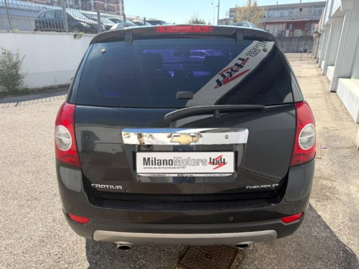 Chevrolet Captiva 2.0 VCDi LS (6)