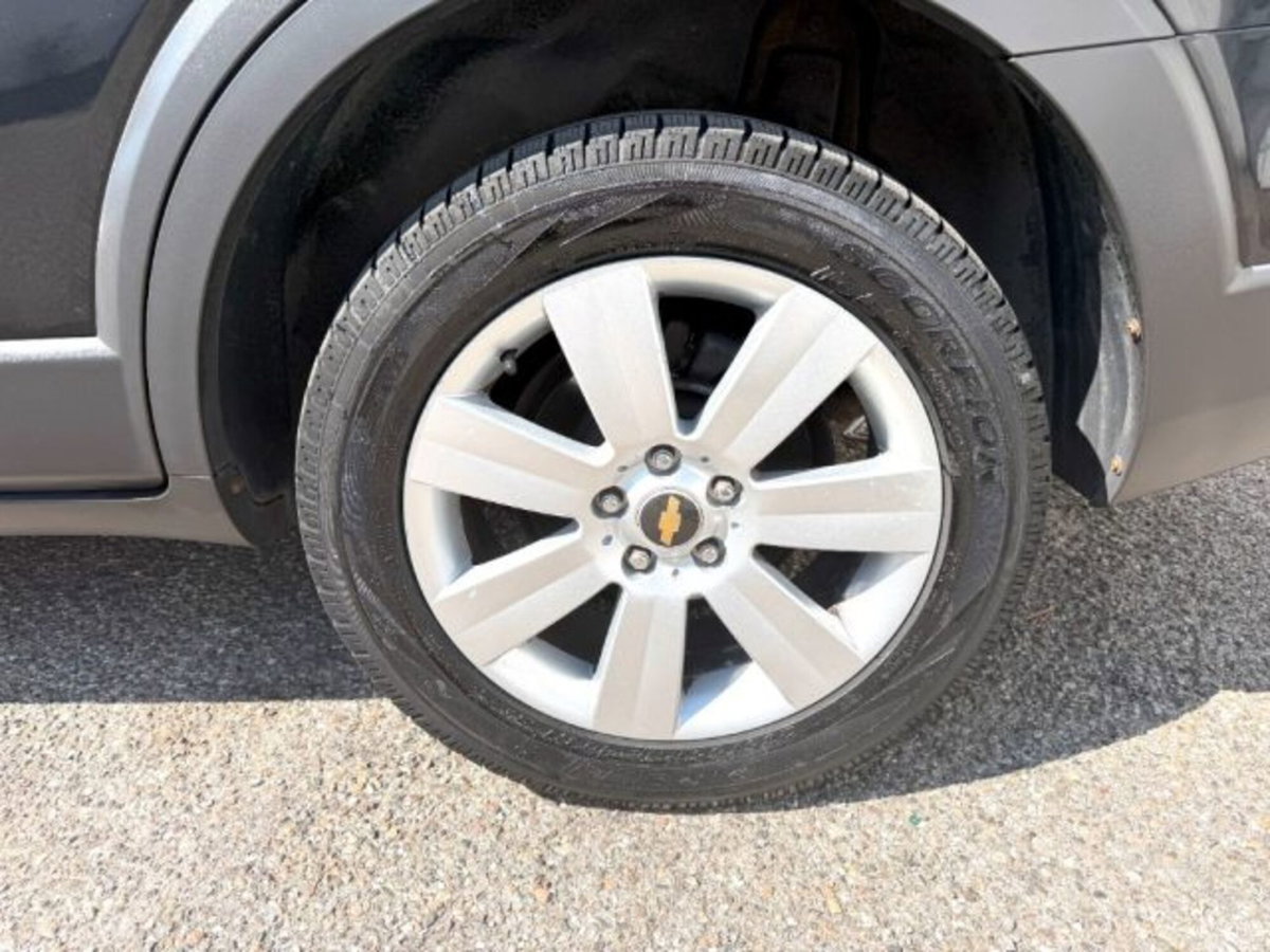 Chevrolet Captiva 2.0 VCDi LS (7)
