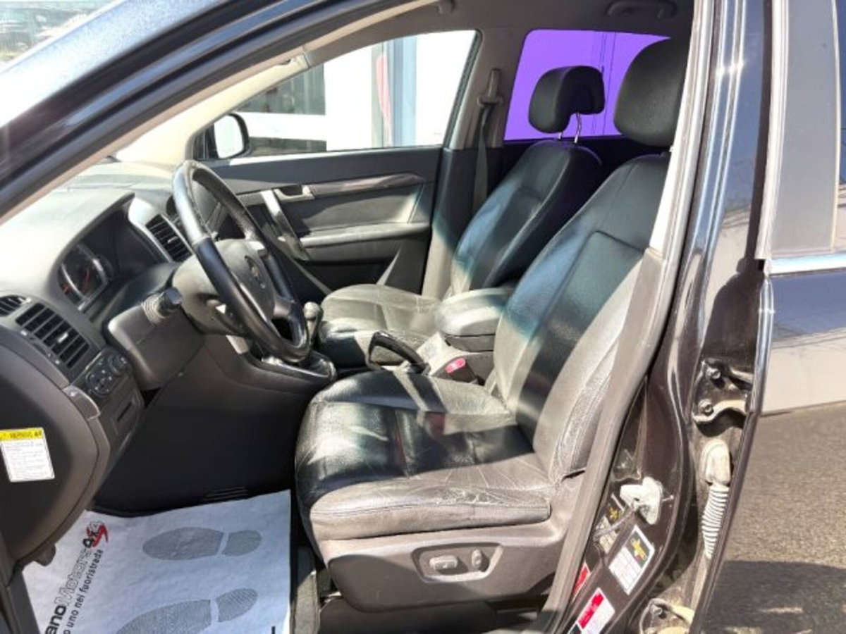 Chevrolet Captiva 2.0 VCDi LS (8)