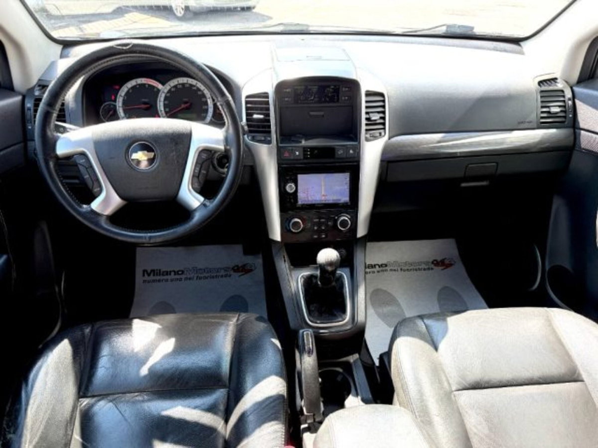 Chevrolet Captiva 2.0 VCDi LS (9)