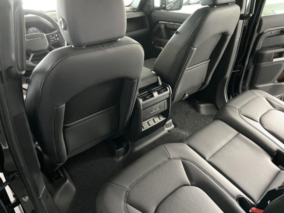 Land Rover Defender 110 3.0d i6 mhev X-Dynamic SE awd 250cv auto (15)
