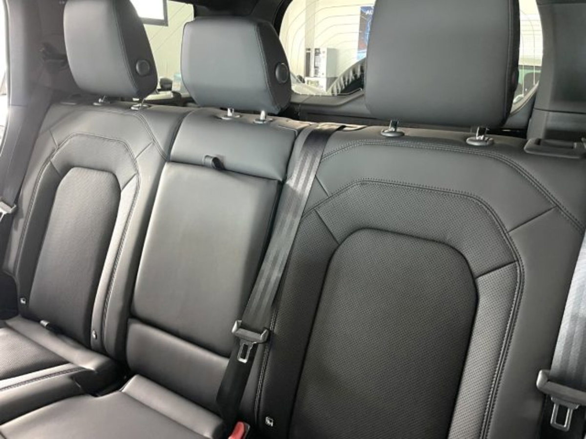 Land Rover Defender 110 3.0d i6 mhev X-Dynamic SE awd 250cv auto (14)