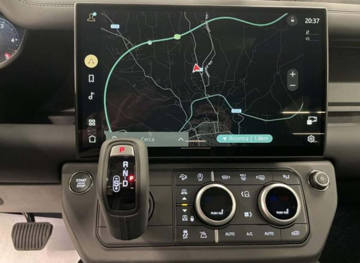 Land Rover Defender 110 3.0d i6 mhev X-Dynamic SE awd 250cv auto (2)