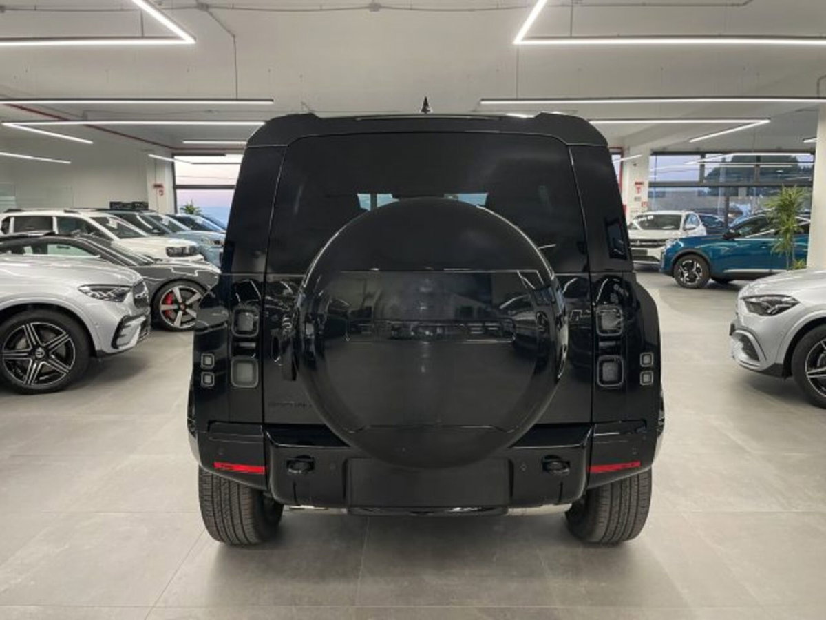Land Rover Defender 110 3.0d i6 mhev X-Dynamic SE awd 200cv auto (14)