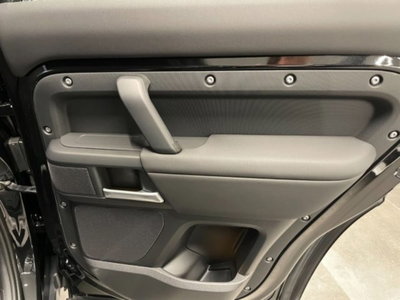 Land Rover Defender 110 3.0d i6 mhev X-Dynamic SE awd 200cv auto (17)