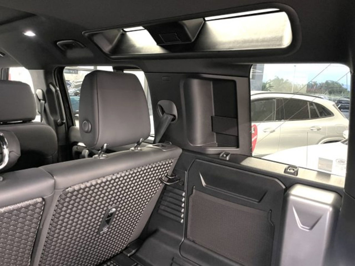Land Rover Defender 110 3.0d i6 mhev X-Dynamic SE awd 200cv auto (8)