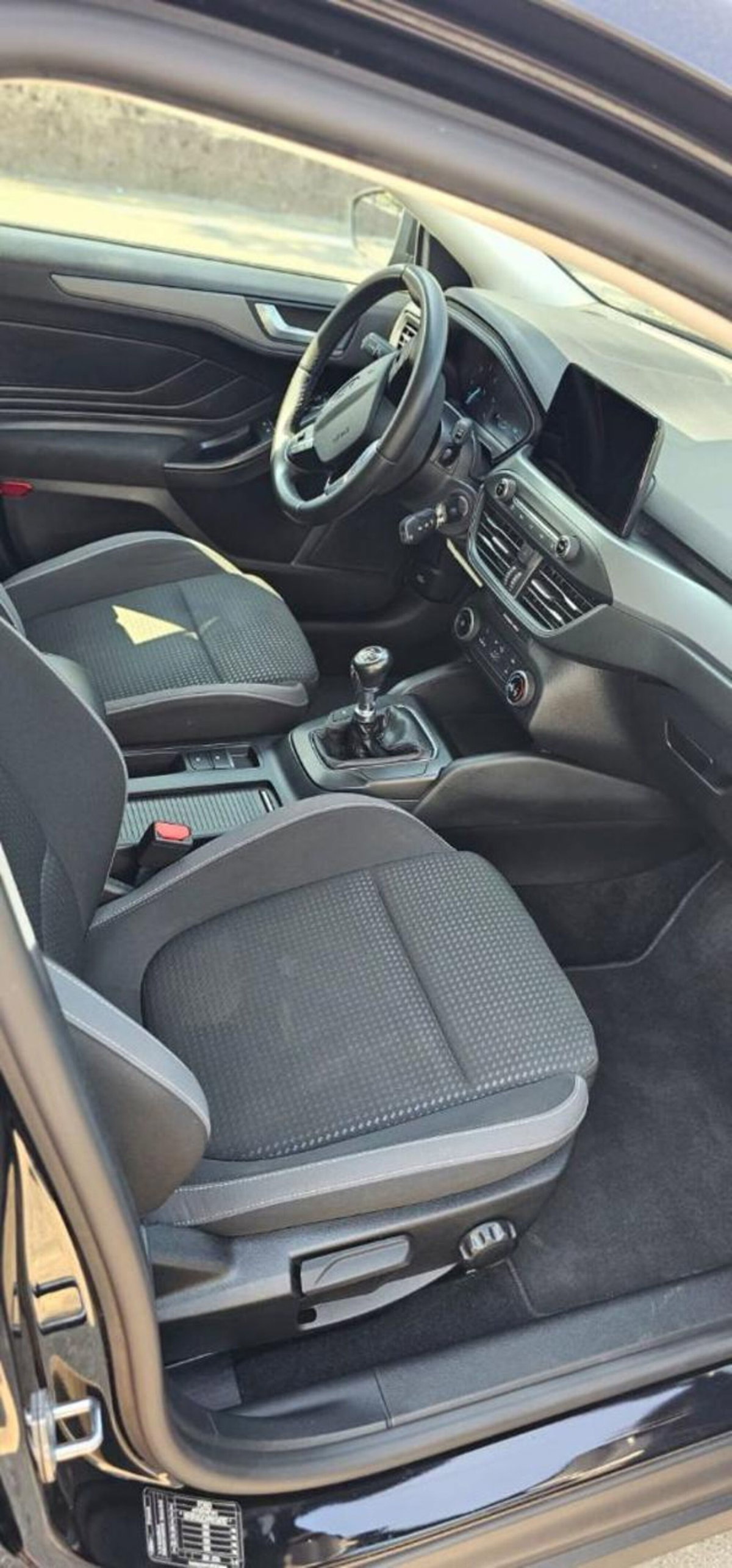 Ford Focus Station Wagon 1.5 EcoBlue 120 CV automatico SW Business (14)