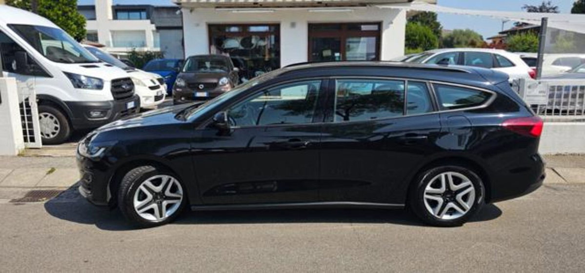 Ford Focus Station Wagon 1.5 EcoBlue 120 CV automatico SW Business (2)