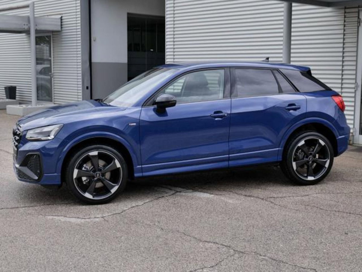 Audi Q2 30 2.0 tdi Identity Black (2)