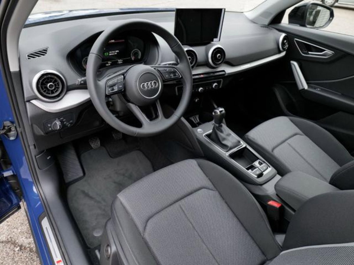 Audi Q2 30 2.0 tdi Identity Black (6)