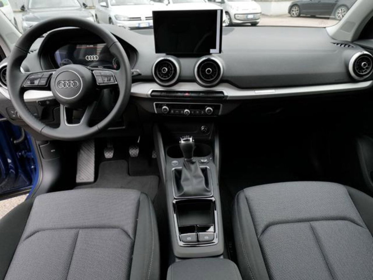 Audi Q2 30 2.0 tdi Identity Black (7)