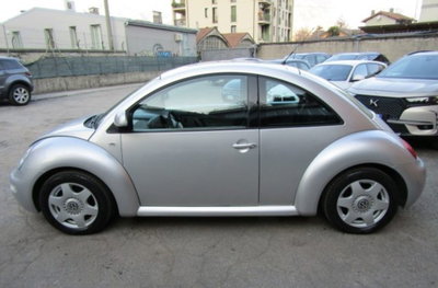 Volkswagen New Beetle 2.0 (6)