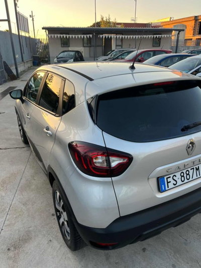 Renault Captur dCi 8V 110 CV Start&Stop Energy Initiale Paris (9)