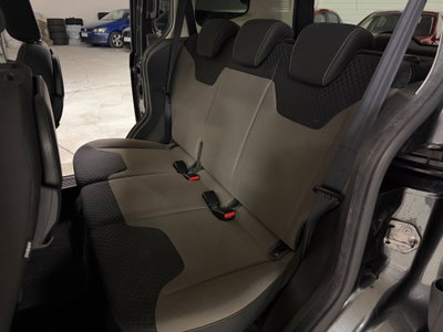 Ford Tourneo Courier 1.5 TDCI 95 CV Titanium (14)