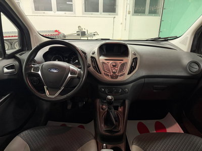 Ford Tourneo Courier 1.5 TDCI 95 CV Titanium (16)