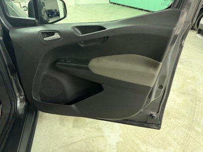 Ford Tourneo Courier 1.5 TDCI 95 CV Titanium (17)