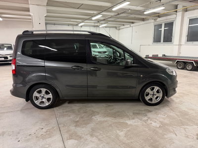 Ford Tourneo Courier 1.5 TDCI 95 CV Titanium (2)