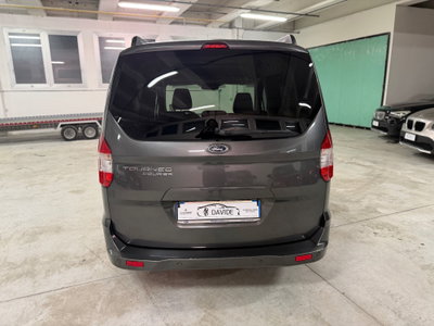 Ford Tourneo Courier 1.5 TDCI 95 CV Titanium (4)