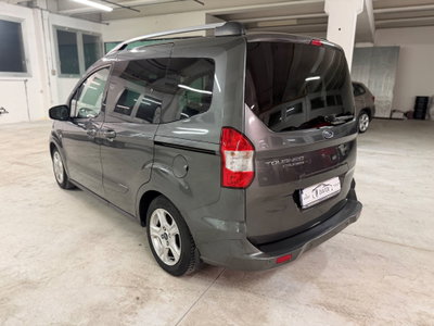 Ford Tourneo Courier 1.5 TDCI 95 CV Titanium (5)