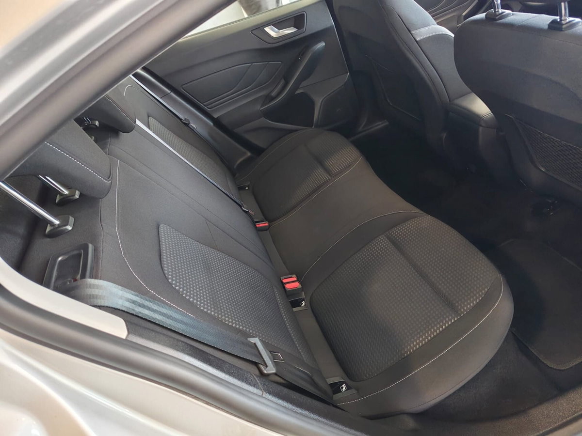 Ford Focus 1.5 EcoBlue 120 CV 5p. Business (8)