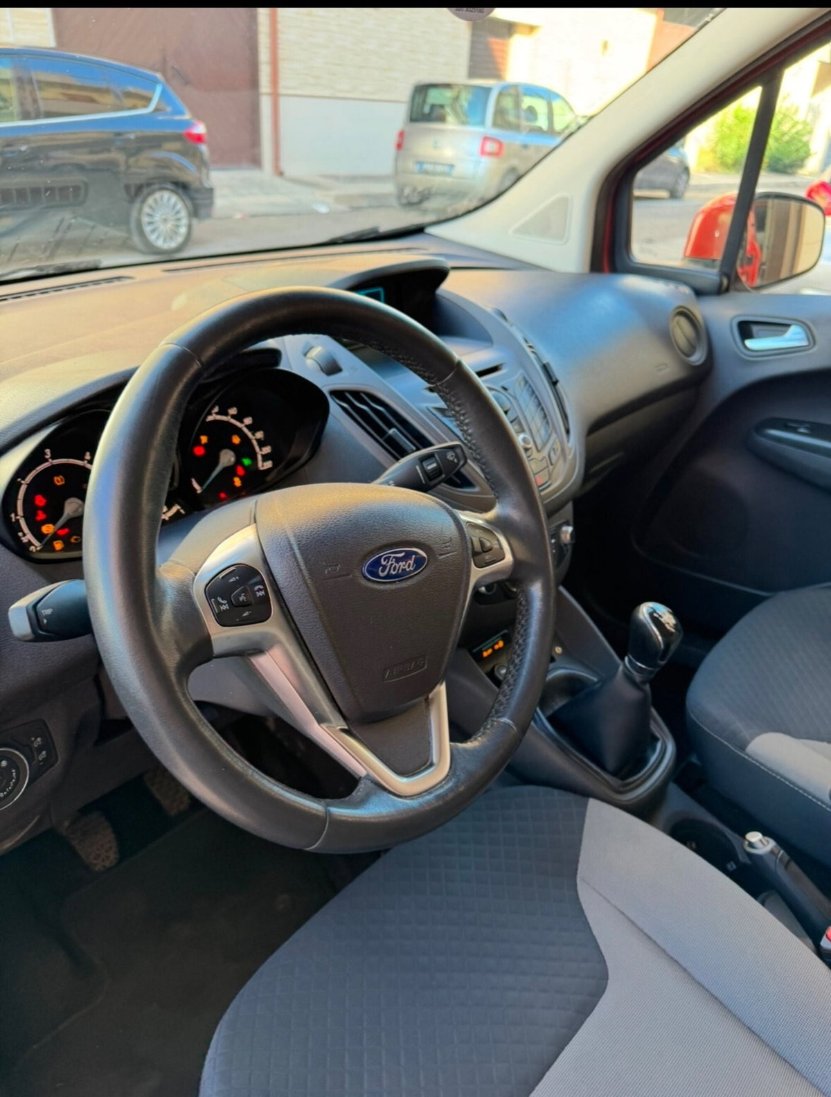 Ford Transit Courier 1.5 TDCi 75CV  Trend (8)