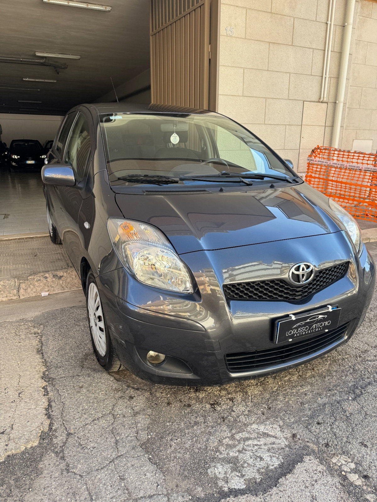 Toyota Yaris 1.D-4D DPF 5 porte M-MT Sol (2)