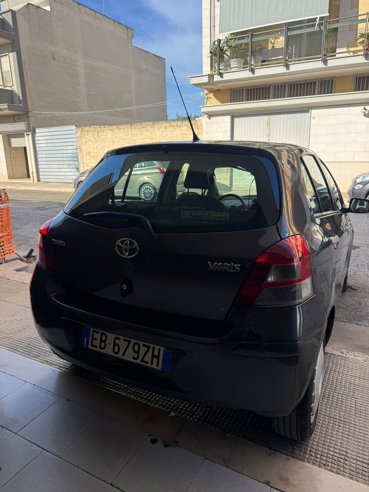 Toyota Yaris 1.D-4D DPF 5 porte M-MT Sol (4)