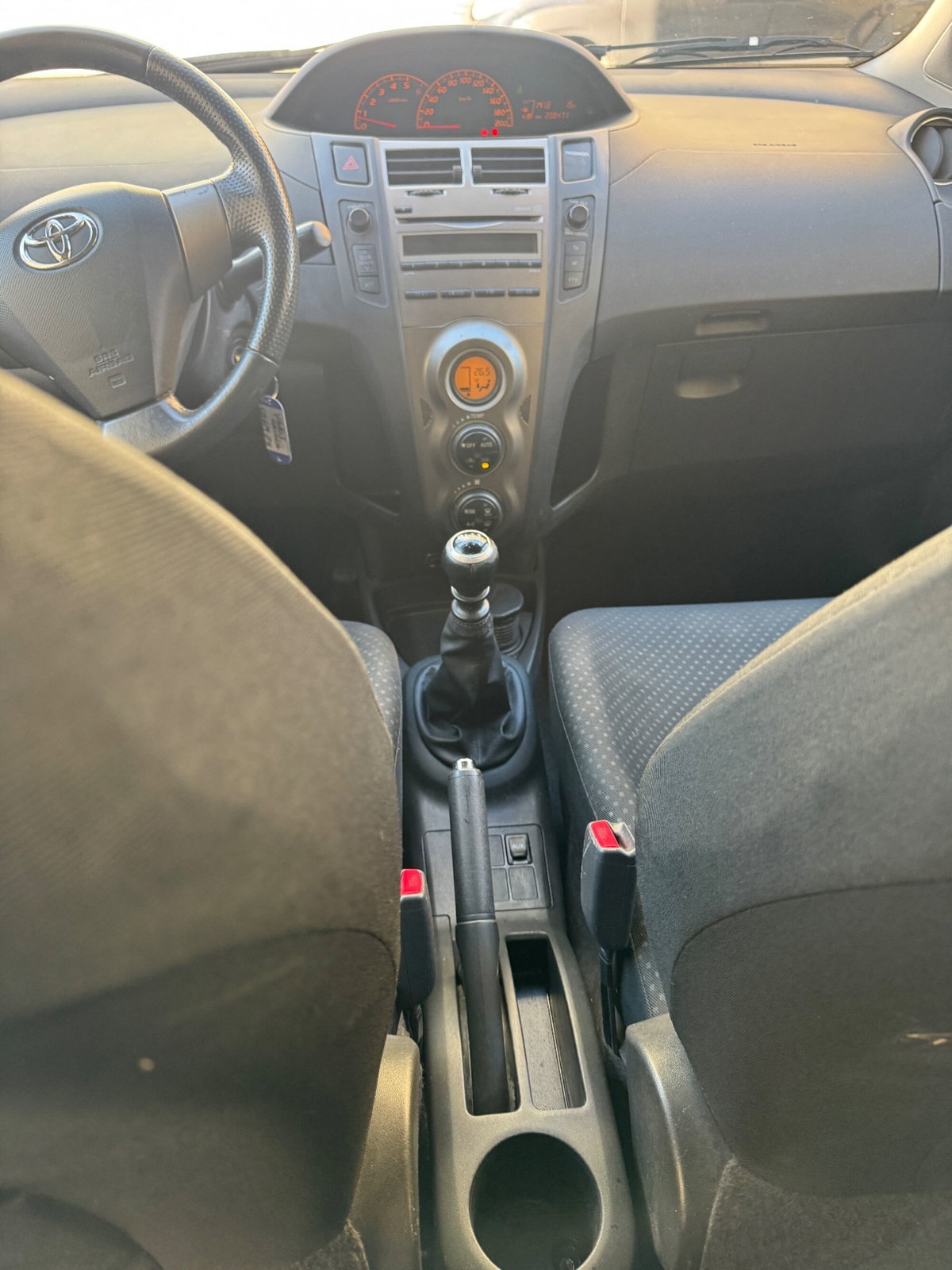 Toyota Yaris 1.D-4D DPF 5 porte M-MT Sol (5)