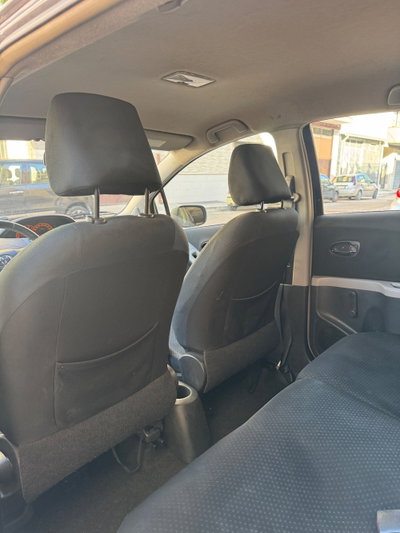 Toyota Yaris 1.D-4D DPF 5 porte M-MT Sol (6)