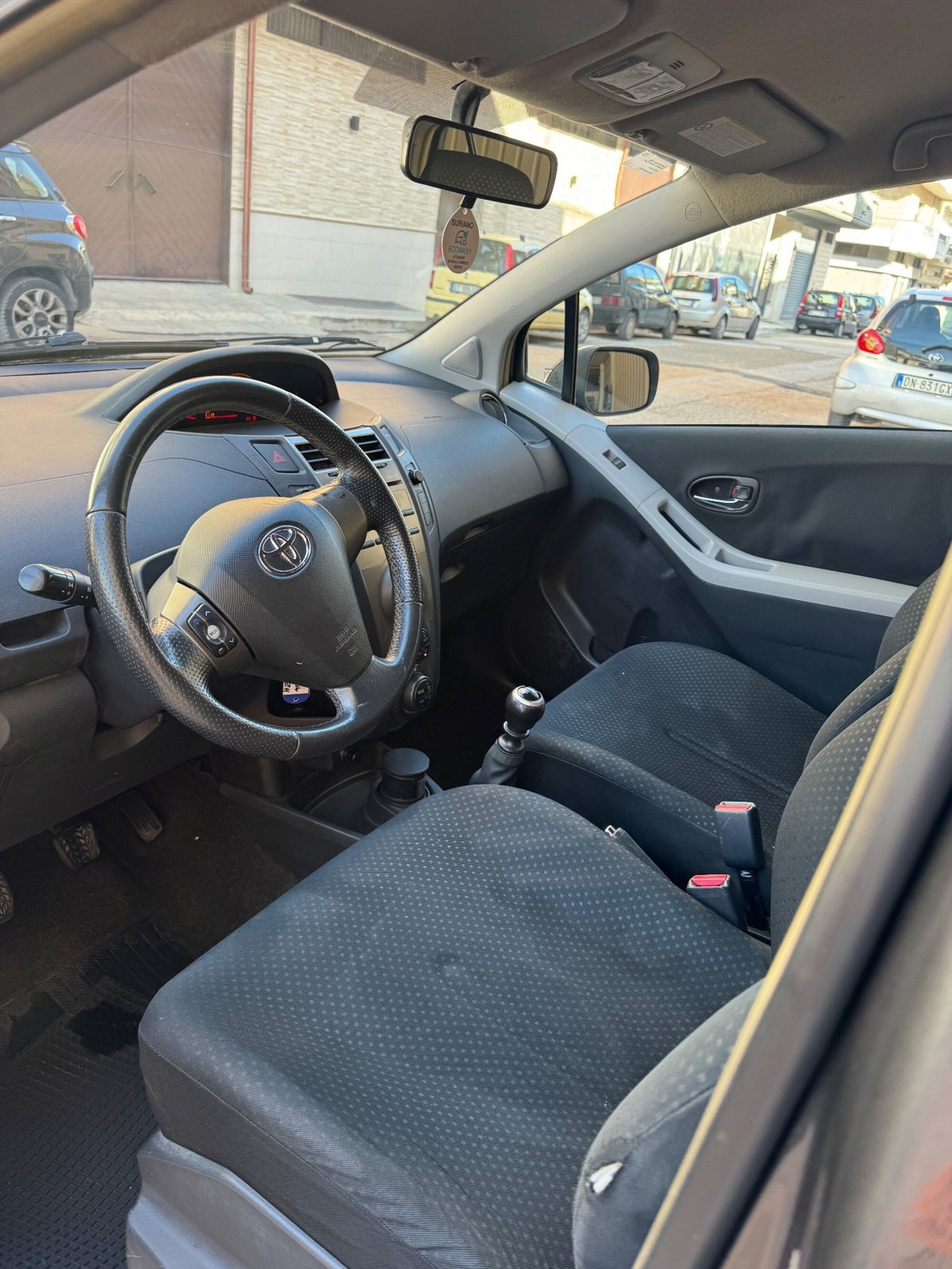 Toyota Yaris 1.D-4D DPF 5 porte M-MT Sol (7)